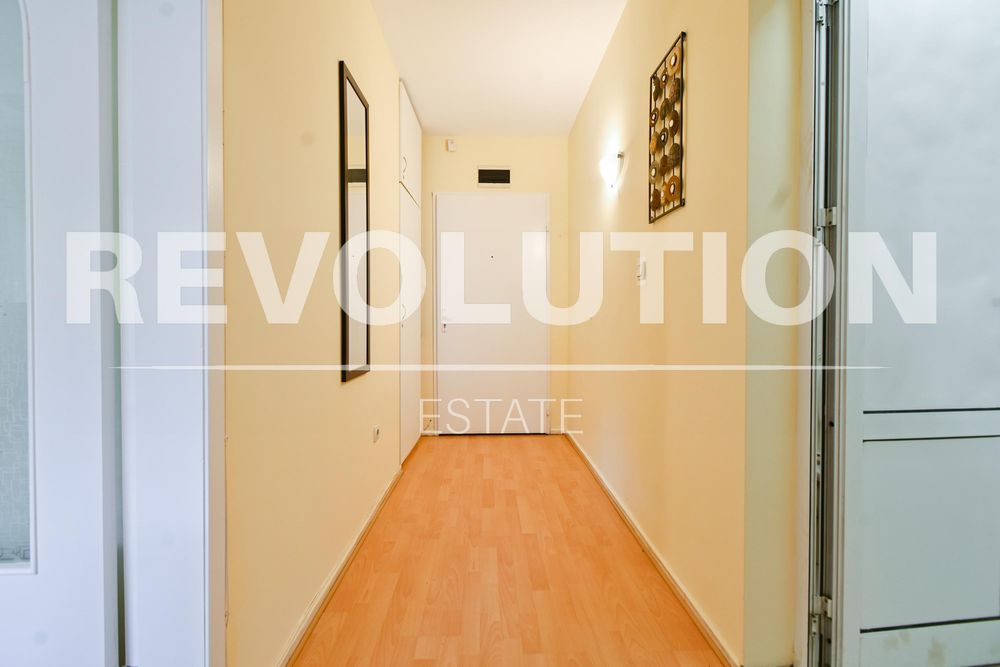 Дава се под наем Двустаен апартамент в София, Център - 60 кв.м за 715 € - Снимка #10