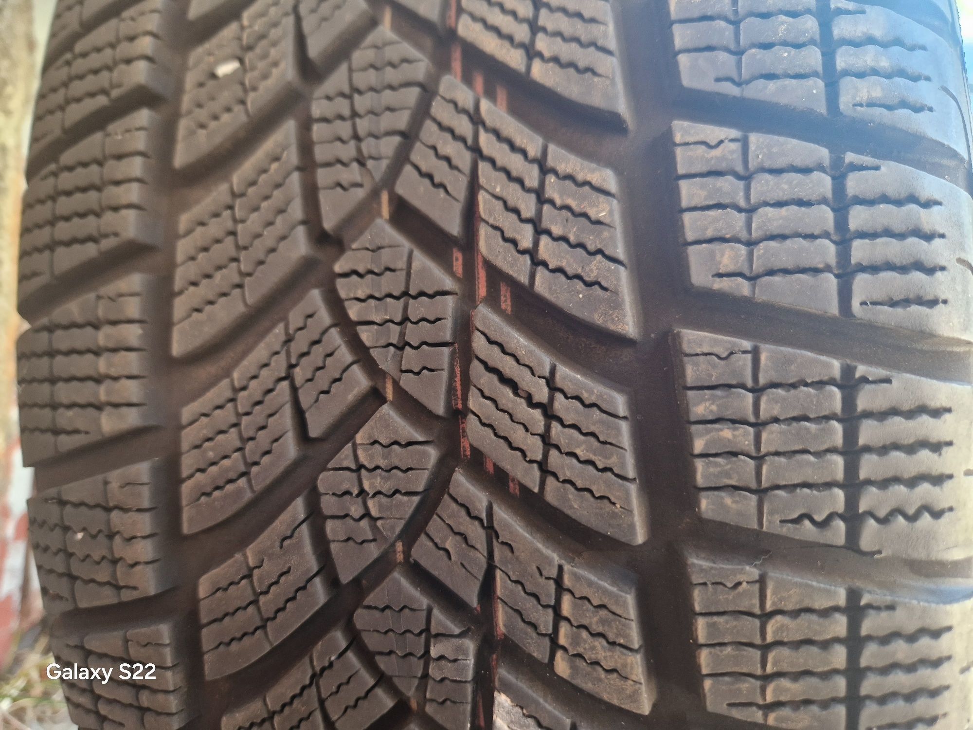 GOOD YEAR ULTRA GRIP Performance + SUV. 225/55/18, ДОТ 2324, на около