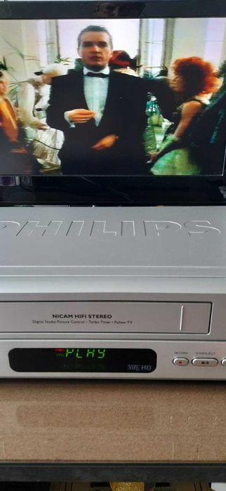 video recorder PHILIPS nicam hi-fi stereo
