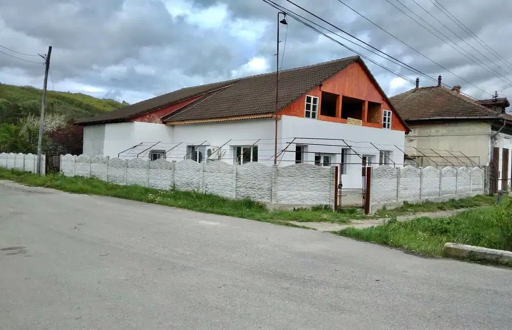 Casa de vanzare in Comuna Butoiesti