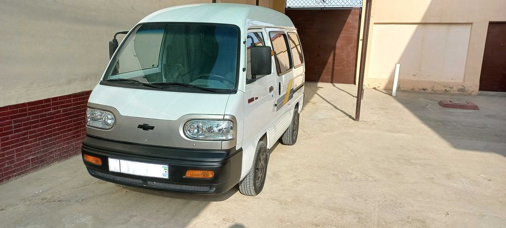 Damas tezda sotiladi. Tiniq moshina