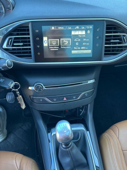 Peugeot 308 1.6 bluehdi 120 cp INMATRICULAT RO FULL OPTION