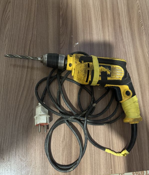 Перфо дрель Девольт