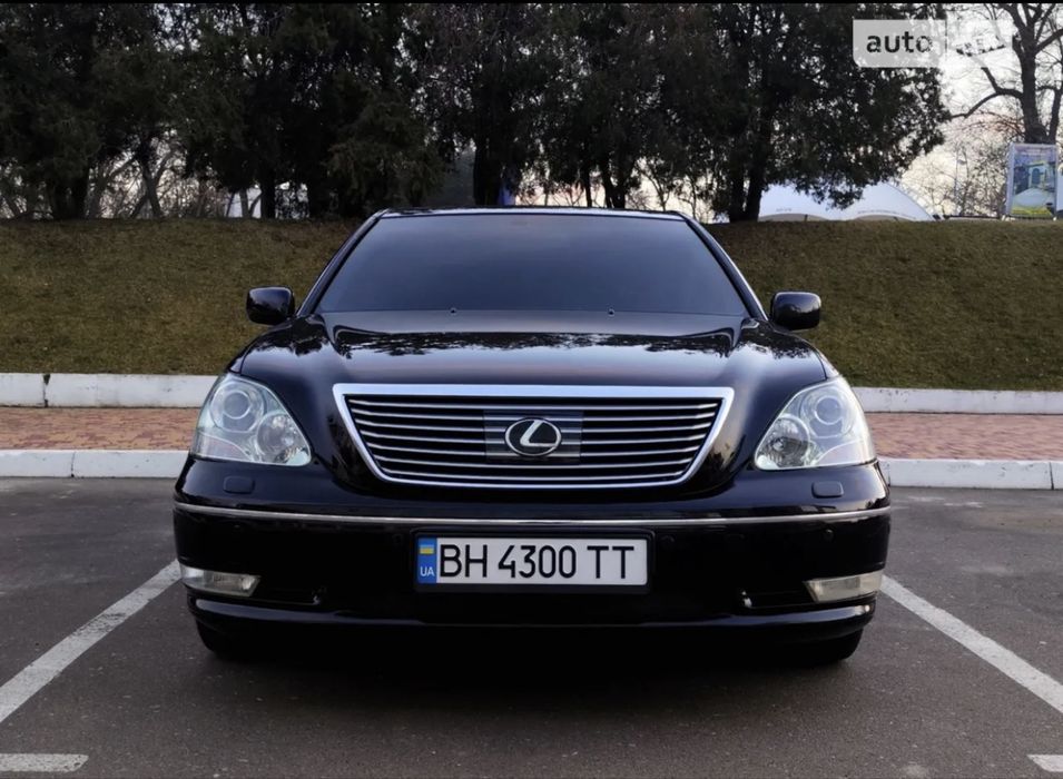 Продам стекла на Лексус Лс 430-460