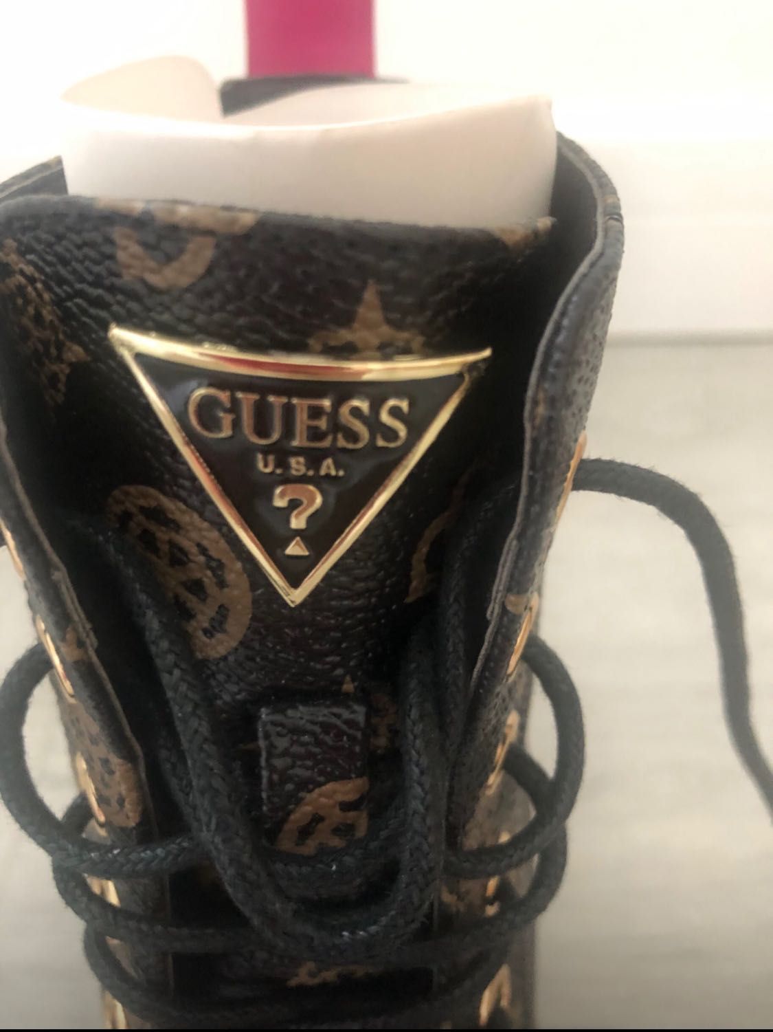 GUESS чисто нови боти в налични размери 35 и 36.