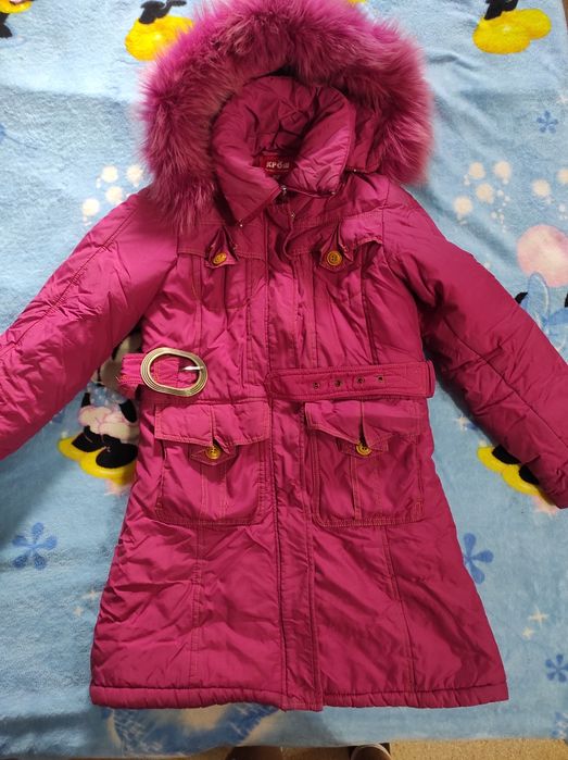 Продам куртку пальто плащ на девочку