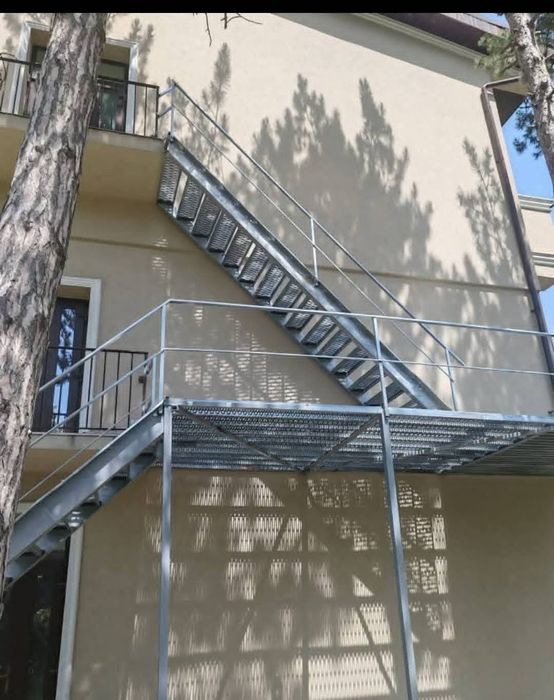 Scări metalice profesionale