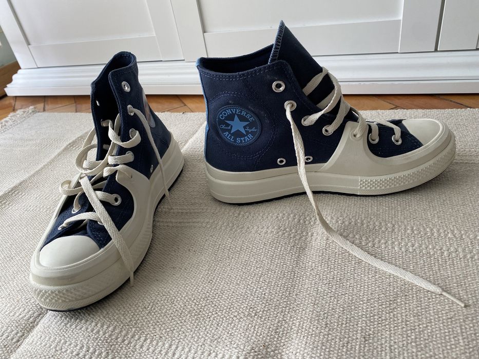 Converse alb si bleumarin