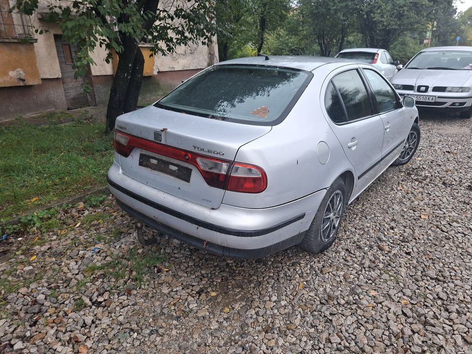 Сеат Толедо 1.8 на части