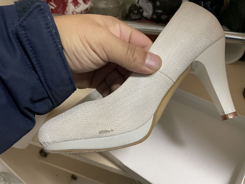 Туфли может кому нужен