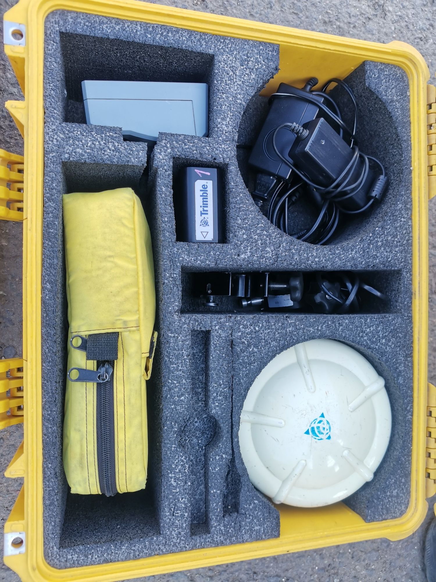 Тримбл, Trimble R8, геодези