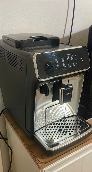 PHILIPS Автоматична кафемашина 1200 series. В идеално състояние