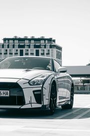 Автомобил под наем за абитуриентски бал (Nissan GTR, Нисан ГТР)