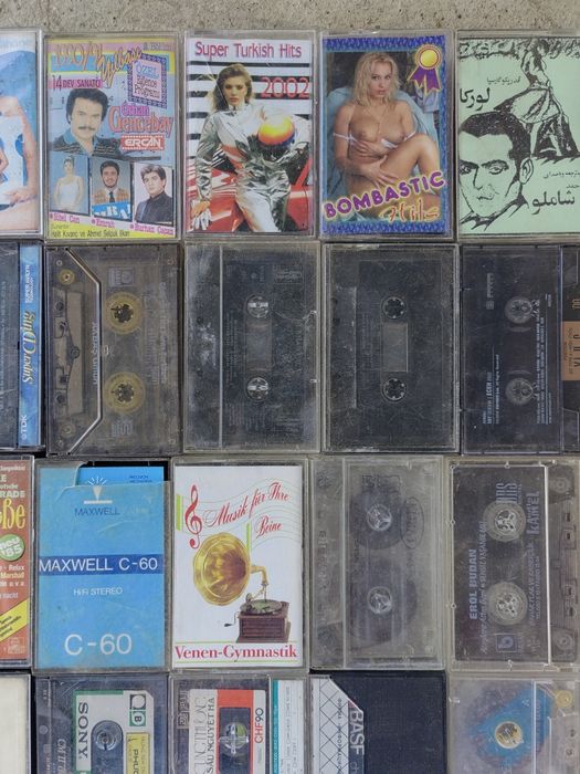 55 броя аудиокасети за касетофон