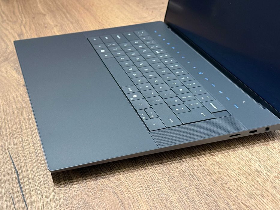 Laptop Dell XPS 16 9640 FHD+ 120Hz Intel Ultra 7 155H 16GB Ram 1TB SSD