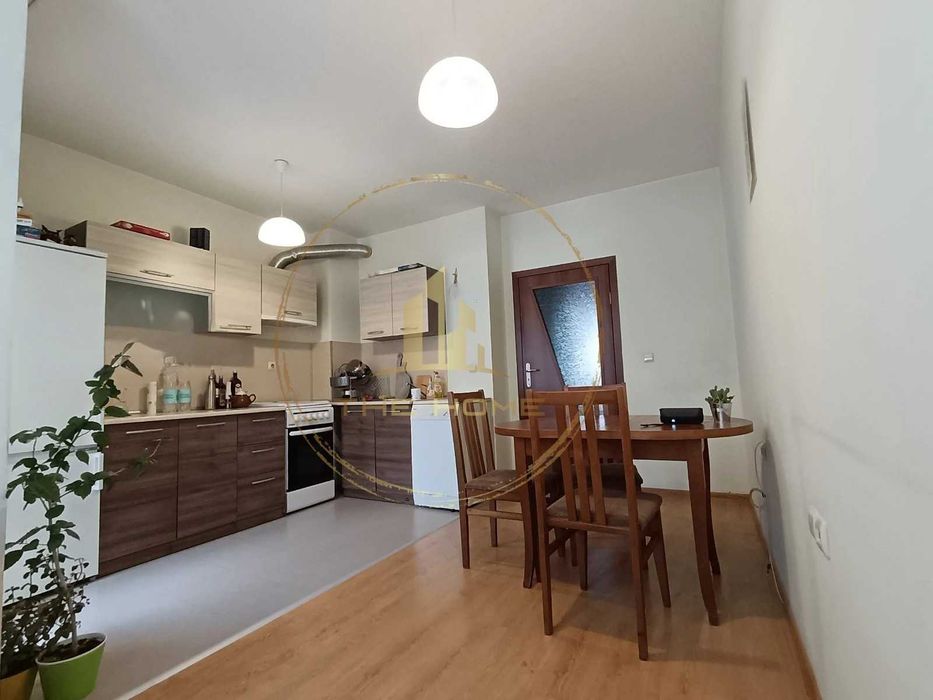 Дава се под наем Двустаен апартамент в Варна, Колхозен пазар - 60 кв.м за 325 € - Снимка #2