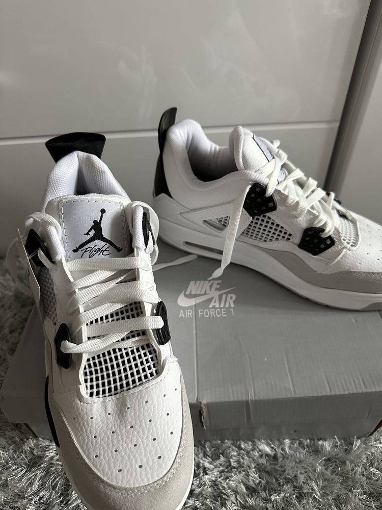 Adidasi Jordan 4 black white