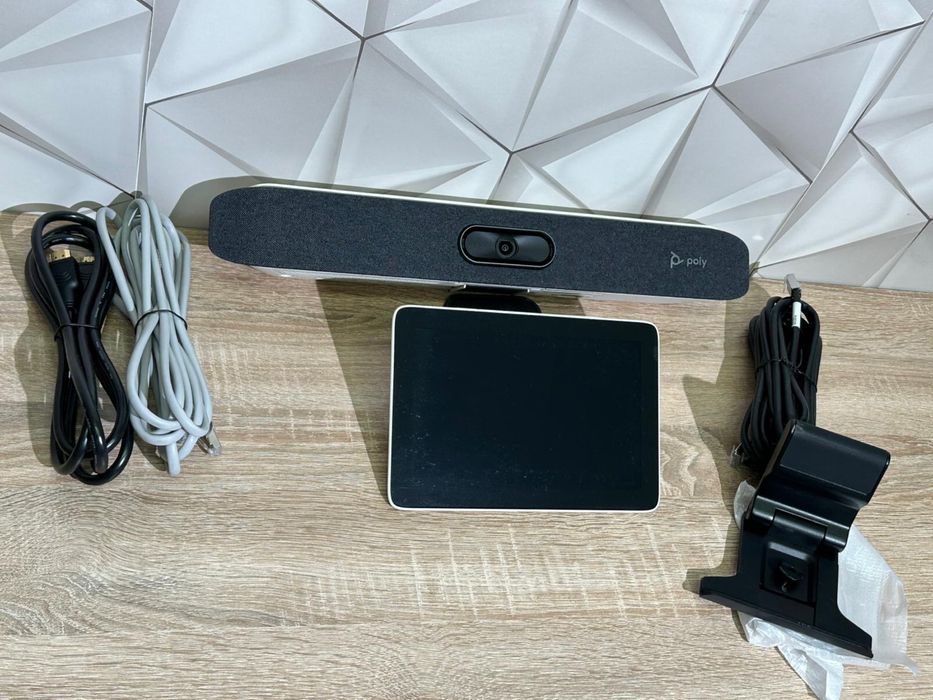 Kit videoconferinta Poly X30 + tableta TC