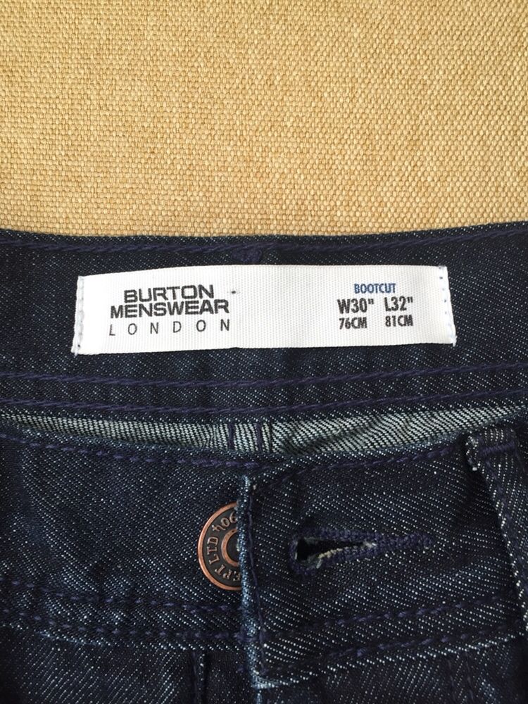 Продавам чисто нови мъжки дънки Burton