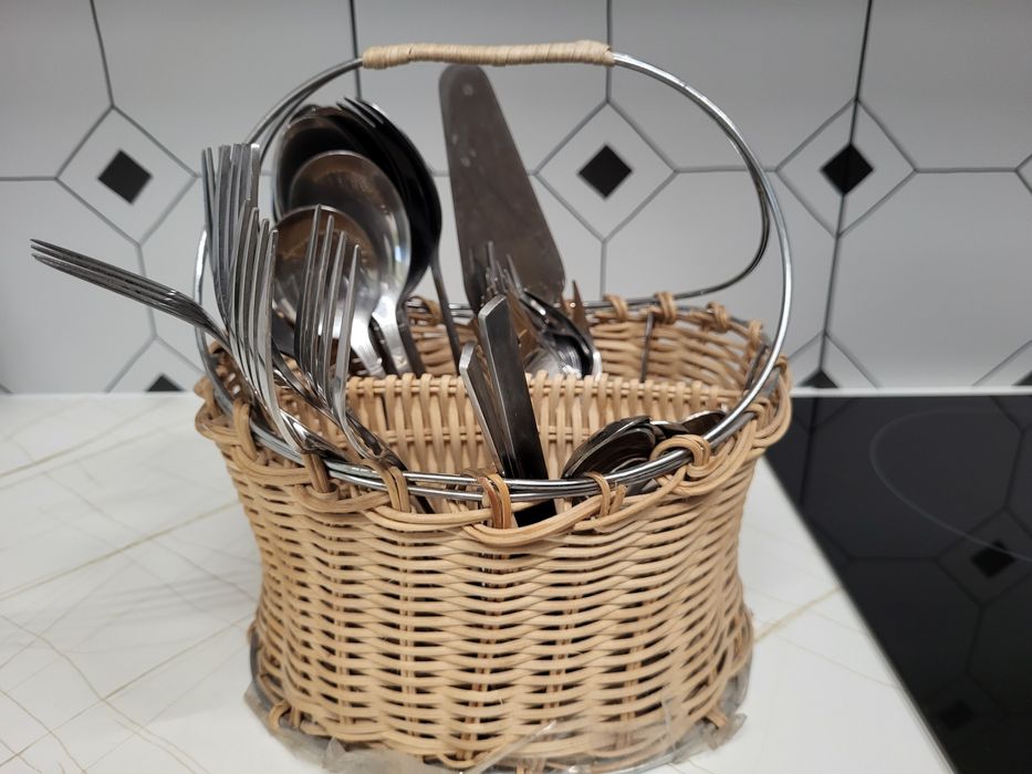 Продам б/у корзину