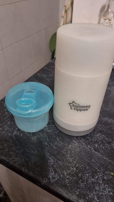 Thermos pentru apa calda  cu suport lapte praf