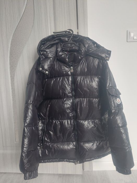 Vand/Schimb Geaca Moncler