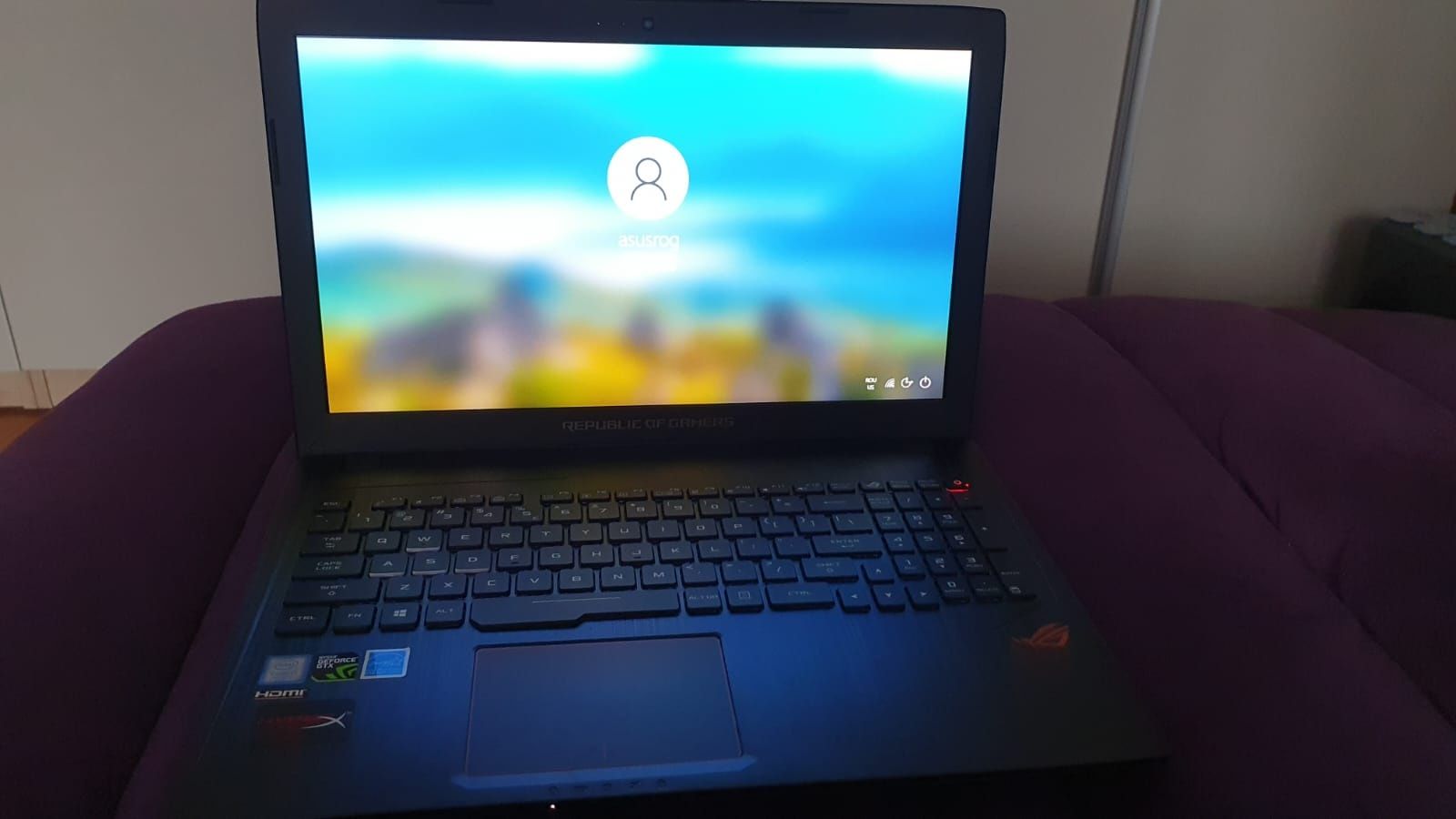 Vând laptop in stare perfecta de functionare