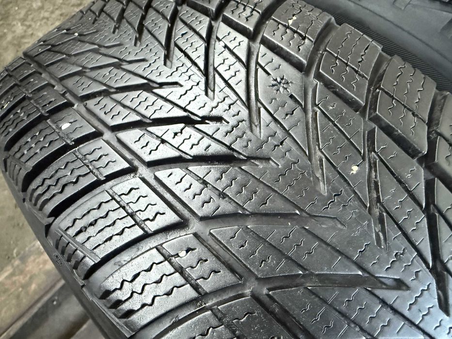 2x Anvelope iarna 195/55 R16 GoodYear Ultra Grip Performance 3
