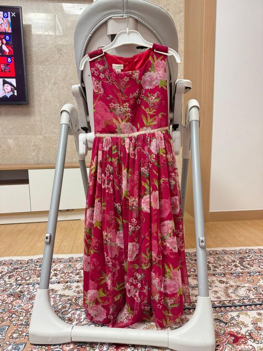 Продам красивое платье для девочки