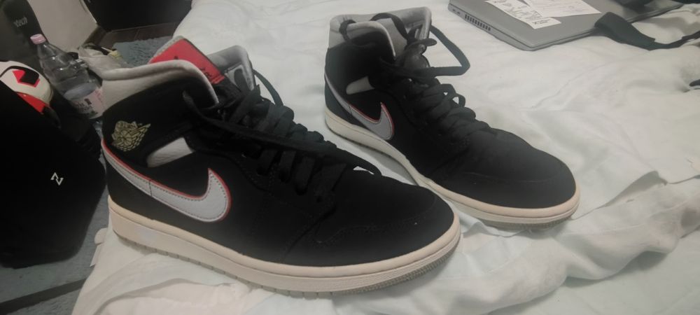 Nike Air Jordan 1 - marimea 42