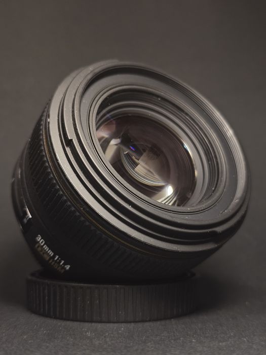 Твърд обектив за Никон Sigma 30 mm f 1.4