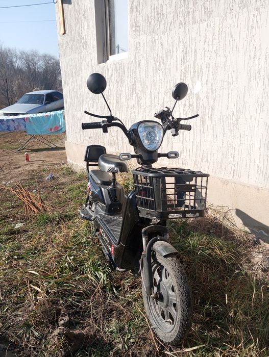 Скутер ск8 почти новый взял 2месец назад