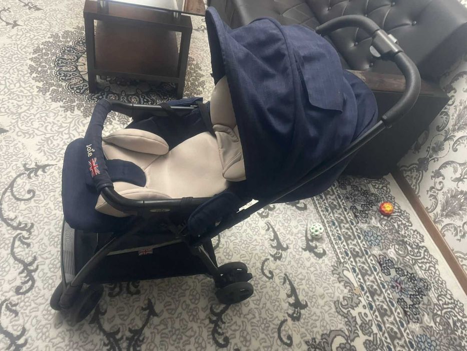 Joie Signature Stroller in Excellent Condition