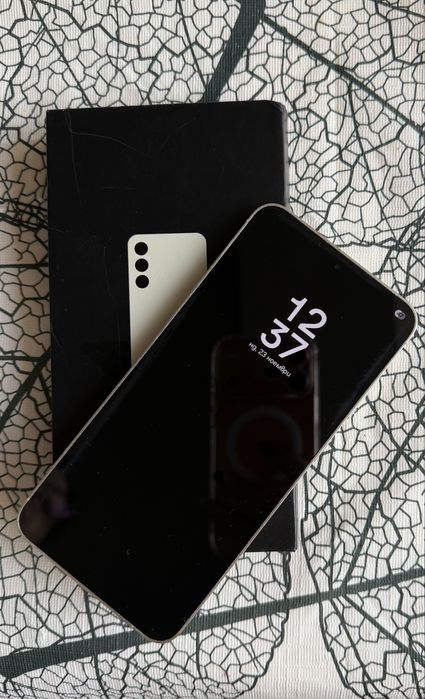 Samsung Galaxy S24 Plus цвят: Пясъчен 512GB