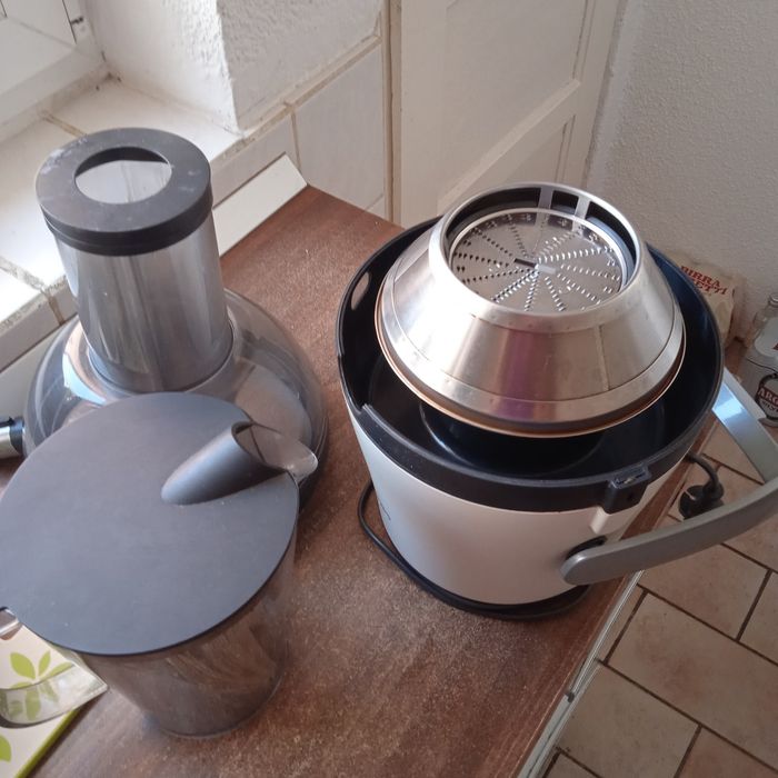 Vând storcător fructe și legume Philips