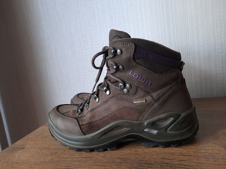 LOWA RENEGADE gore tex обувки 39 номер.