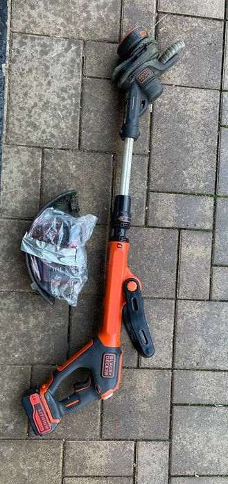 Trimmer de iarbă Black+Decker POWERCONNECT, model STC1840EPC-QW