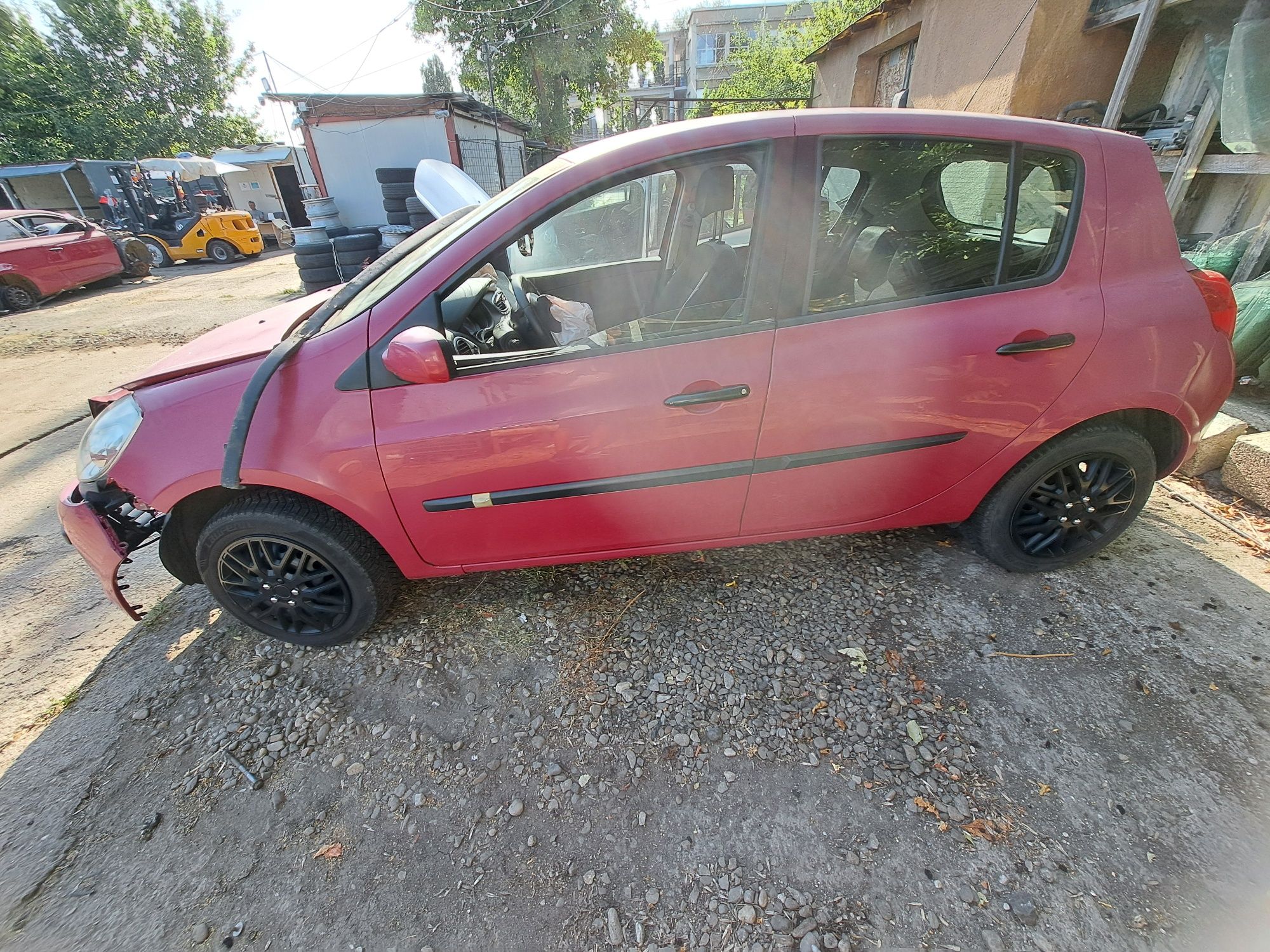 Dezmembrez Renault Clio 3  1.5D E4 2008