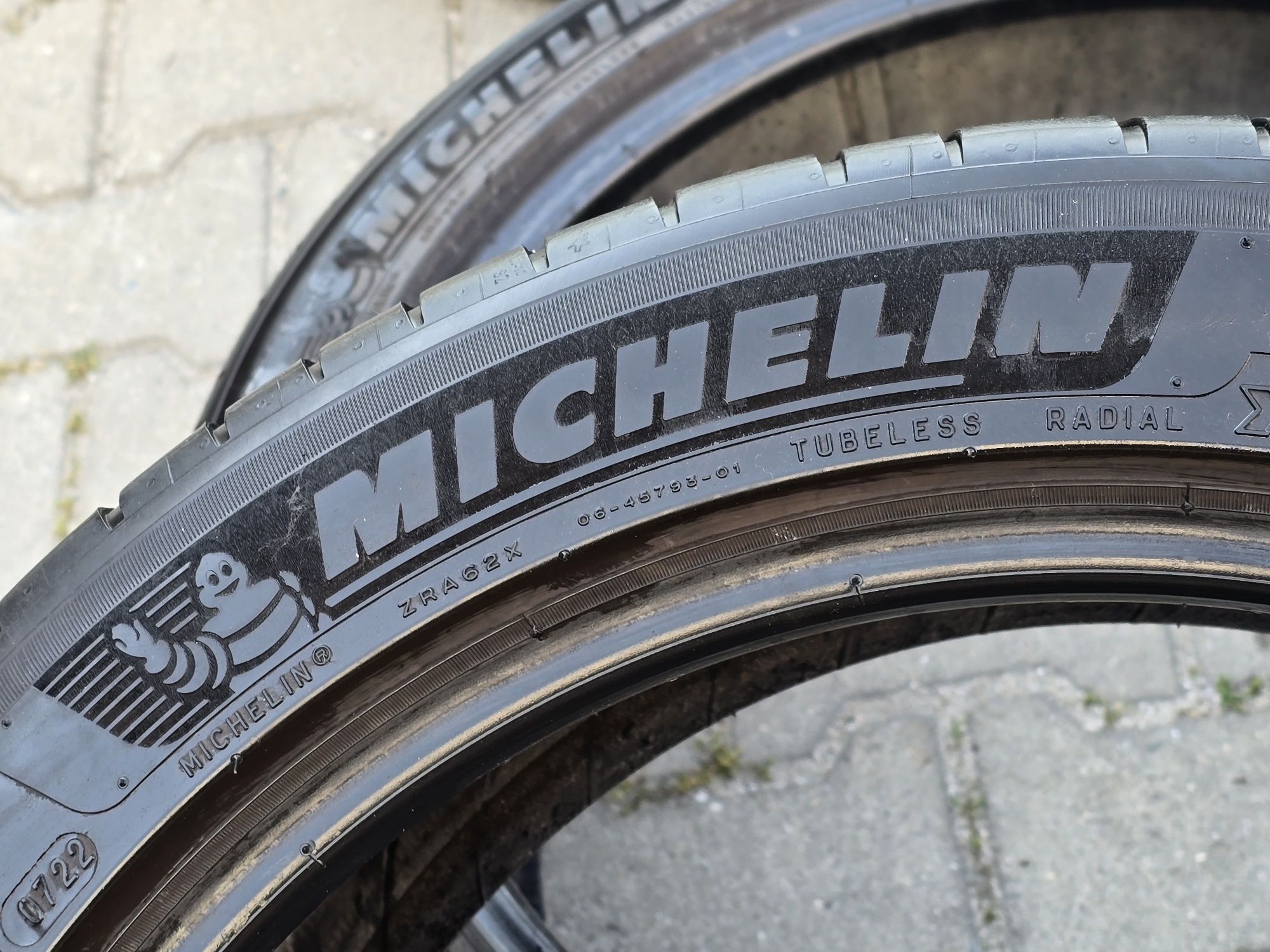 245 45 19 Michelin
