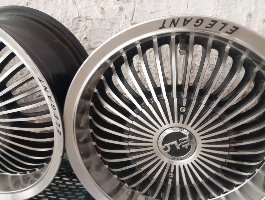 Элегантный диски от автомобиля