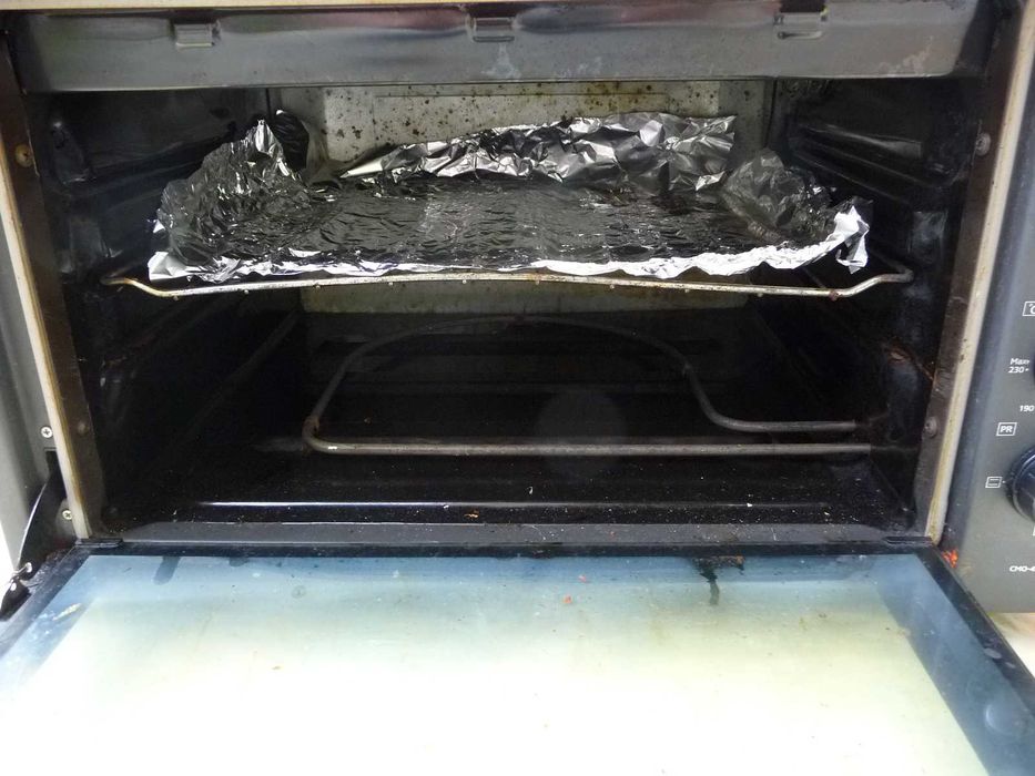 Мини фурна с два котлона "Crоwn"