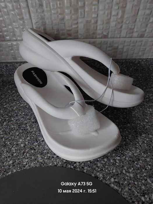 Сланцы новые продам размер 39-40