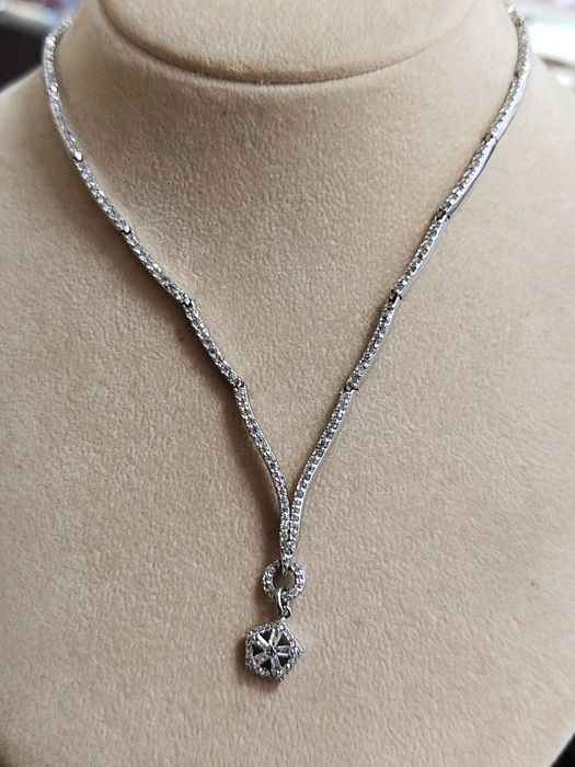 Vând colier din argint