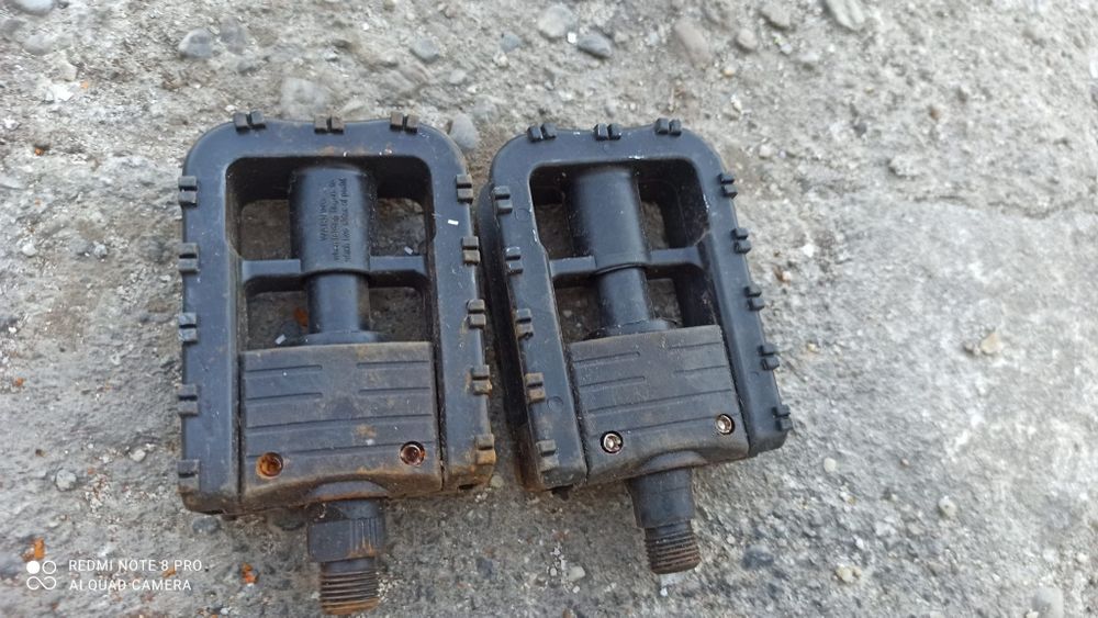 Set pedale și foaie si roti bicicleta