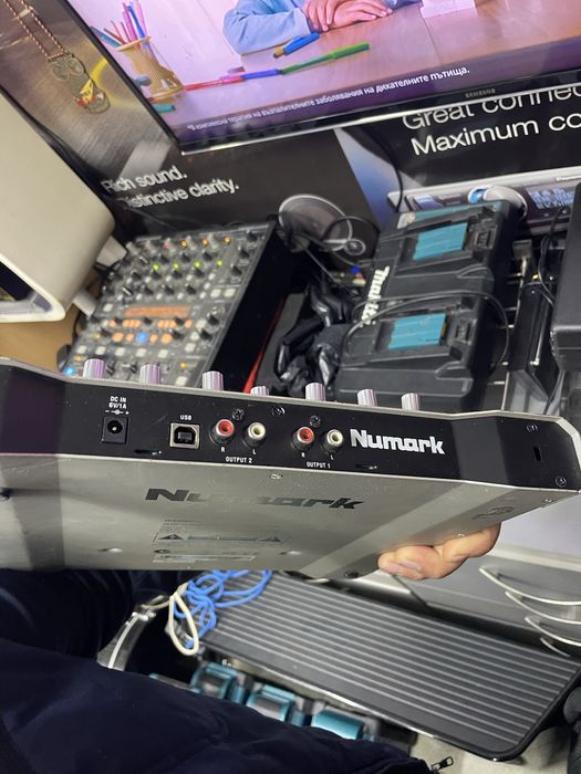 Dj контролер numark