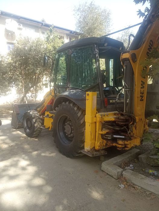New Holland b90b