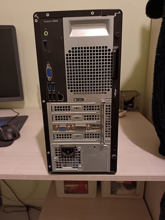 Настолен компютър Dell