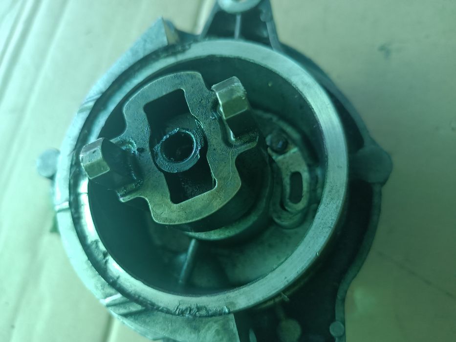 Pompa vacum BMW motor 2.0tdi N47 sau M47