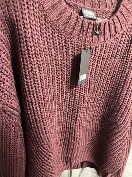 Пуловери,грейка в чермо много лека и удобна, чанта в много хубав цвят