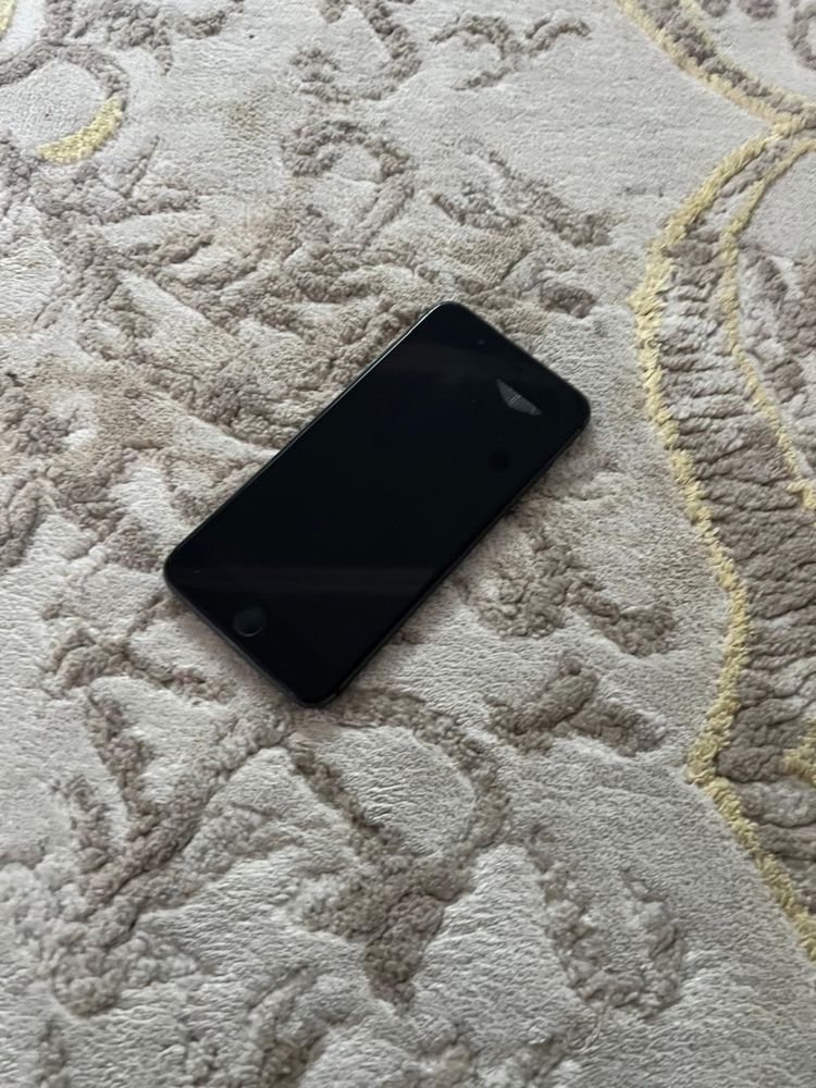 Продаю iphone 8 plus